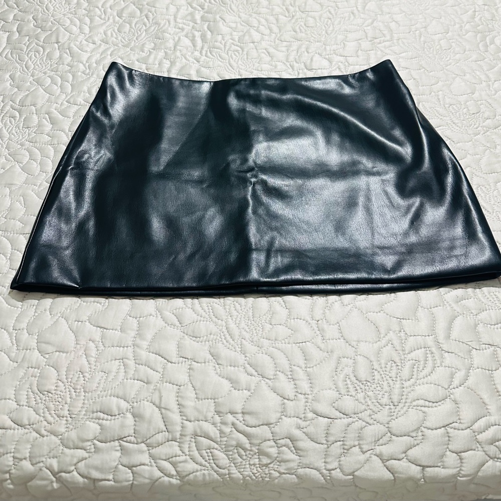 Forever 21 Black Mini Pencil Skirt
